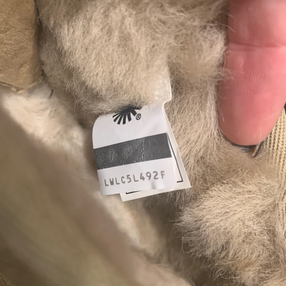 NIB UGG Ultra Mini in Mustard Seed US6 EU37 - Picture 6 of 12